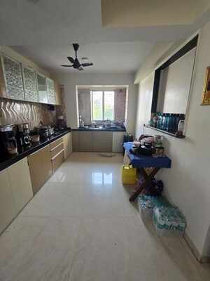 Team Area in 2 BHK Apartment at Godrej The Trees, Vikhroli East – for Rent