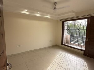 Room in 3 BHK Builder Floor at Sector 45 – for Rent