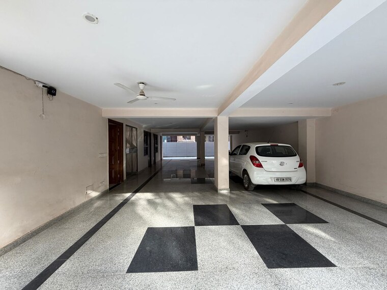  Parking, sector 45 3 Bedroom 2350 Sq.Ft. Builder Floor In Sector 45 Gurgaon 10603574