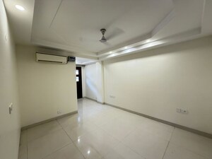 Room in 3 BHK Builder Floor at Sector 45 – for Rent
