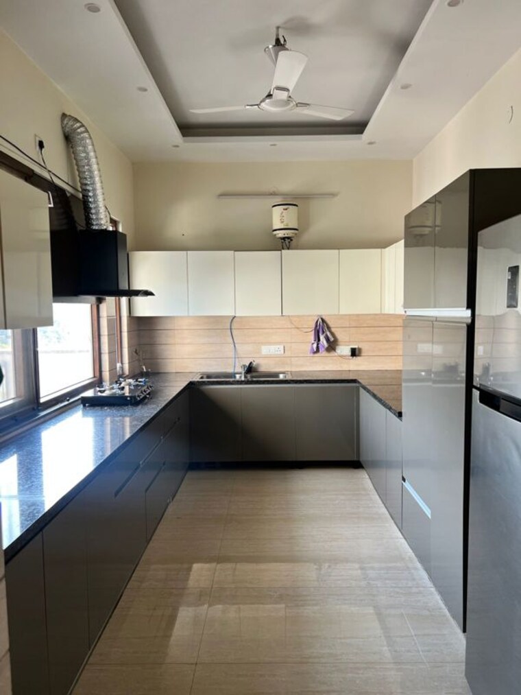 Kitchen, sector 9a 2 Bedroom 2580 Sq.Ft. Builder Floor In Sector 9a Gurgaon 10571796