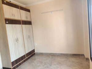 Room in 2 BHK Builder Floor at Sector 45 – for Rent