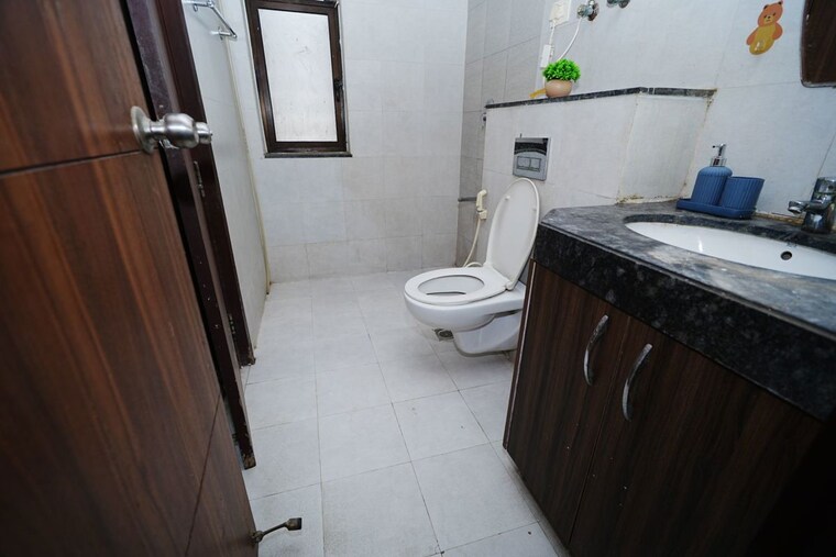 Balcony, godrej-oasis 2 Bedroom 1650 Sq.Ft. Apartment In Sector 88a Gurgaon 10603602