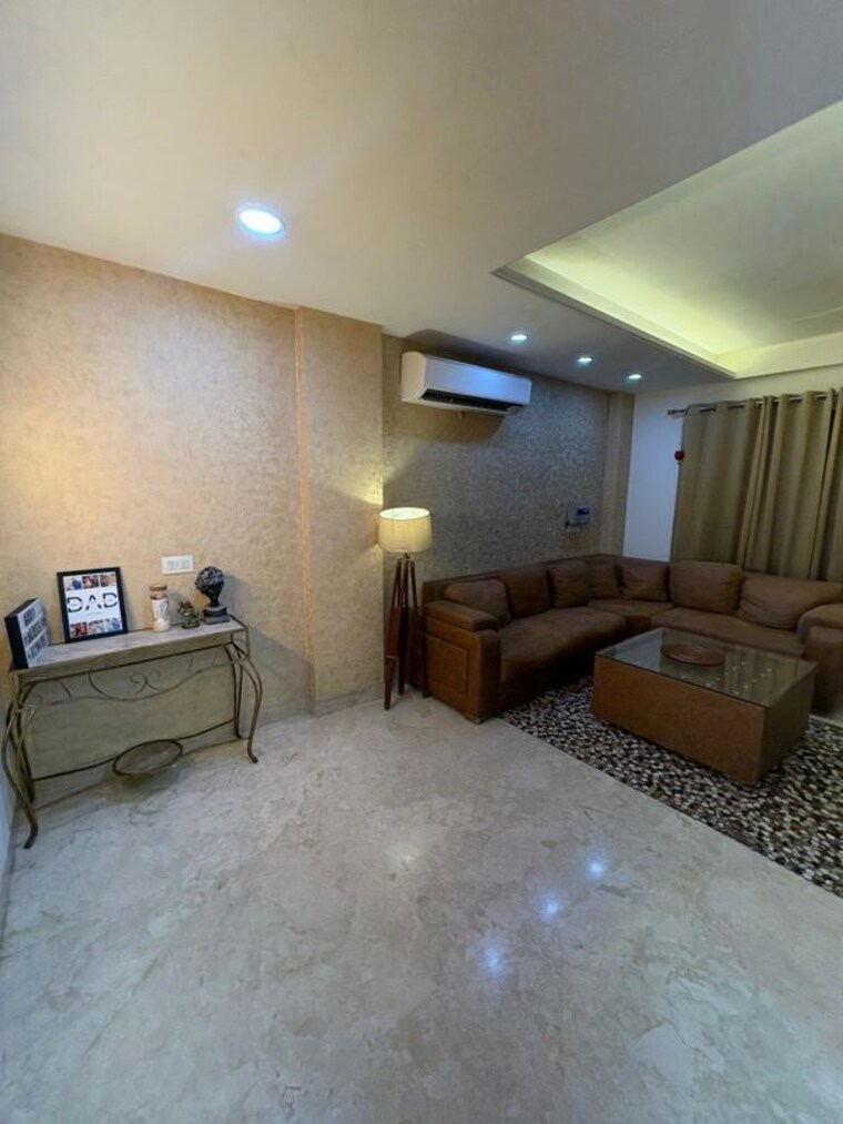 Living Room, vipul-world-floors 3 Bedroom 240 Sq.Yd. Builder Floor In Sector 48 Gurgaon 10603603