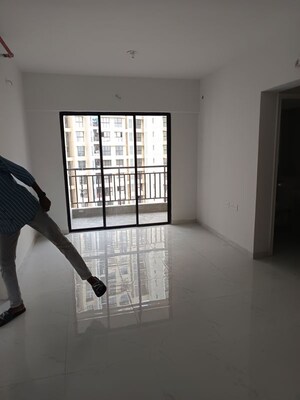 Room in 1 BHK Apartment at Runwal Gardens, Dombivli East – for Rent