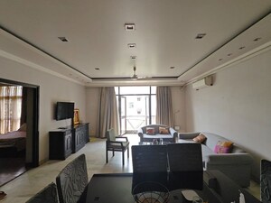 Team Area in 2 BHK Builder Floor at Hauz Khas – for Rent