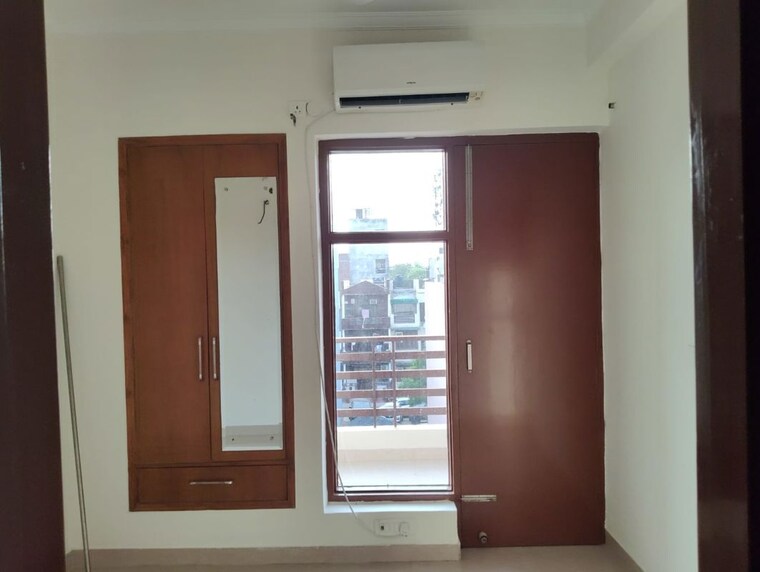 Room, sector 45 3 Bedroom 1800 Sq.Ft. Builder Floor In Sector 45 Gurgaon 10603638