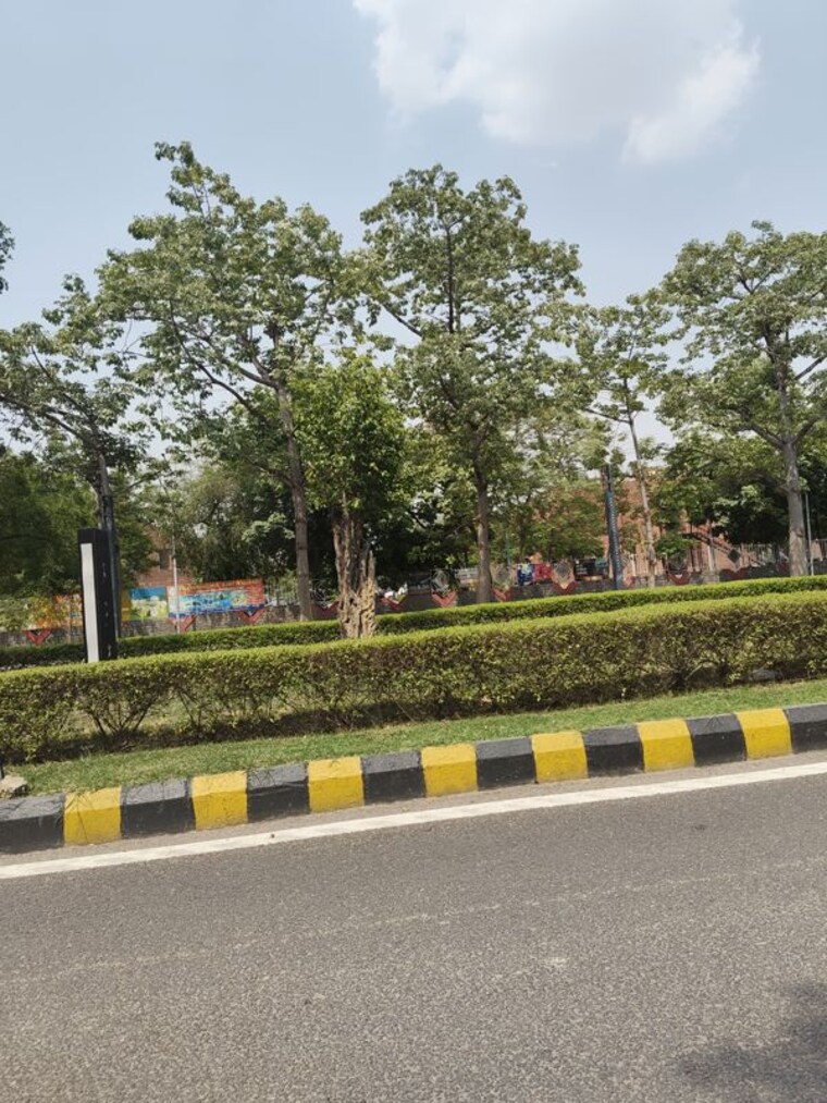 undefined, sector 37 greater noida  200 Sq.Mt. Plot In Sector 37 Greater Noida Greater Noida 10603636