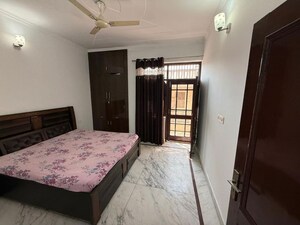 Bedroom in 2 BHK Builder Floor at Sector 45 – for Rent