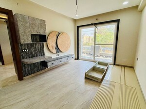 Living Room in 4 BHK Builder Floor at Sector 16 – for Sale