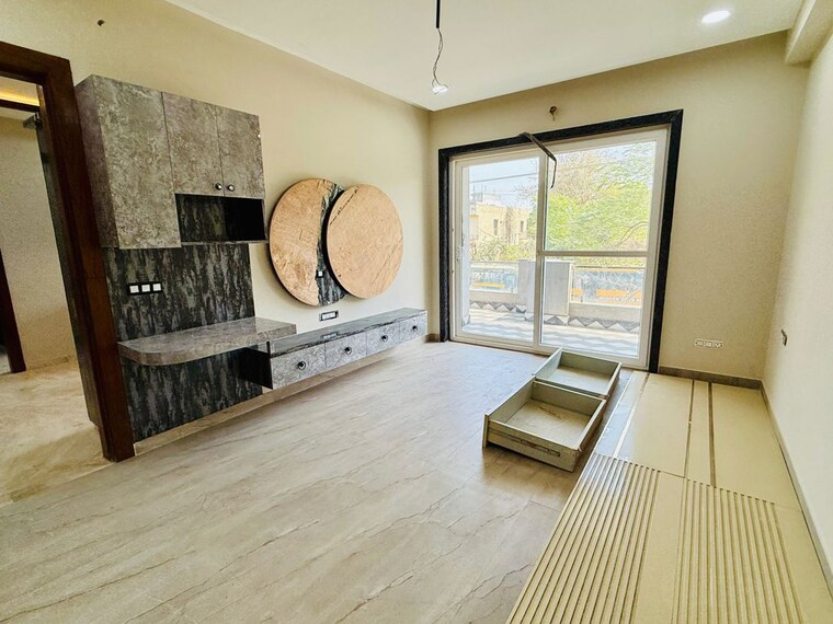 Living Room, sector 16 4 Bedroom 500 Sq.Yd. Builder Floor In Sector 16 Faridabad 10603654