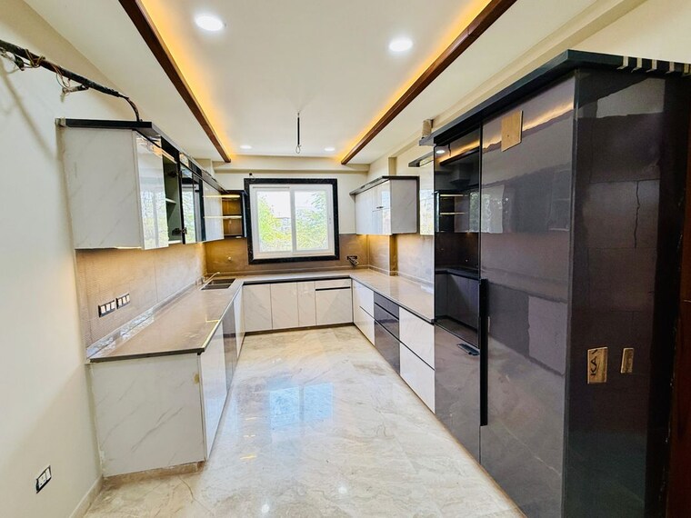 Kitchen, sector 16 4 Bedroom 500 Sq.Yd. Builder Floor In Sector 16 Faridabad 10603654
