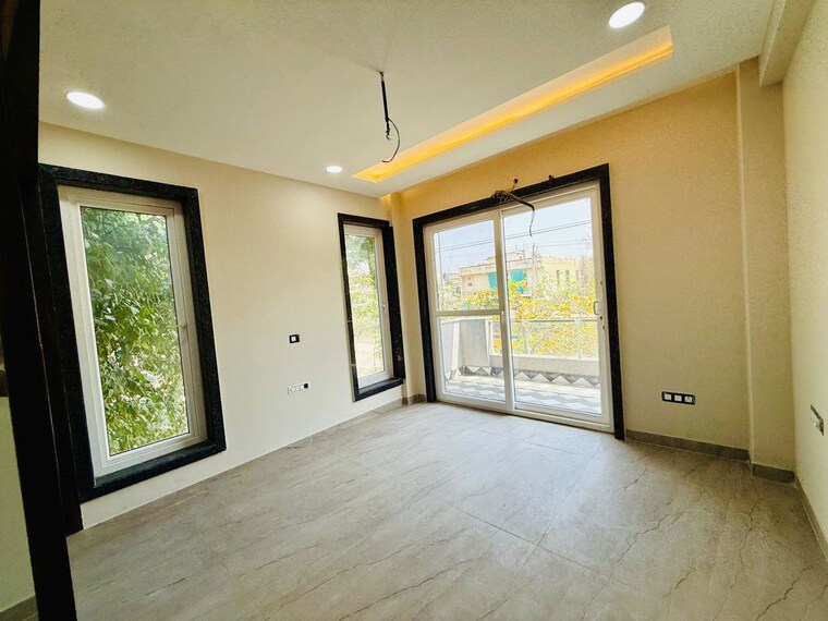 Room, sector 16 4 Bedroom 500 Sq.Yd. Builder Floor In Sector 16 Faridabad 10603654