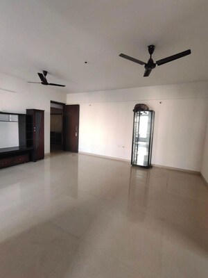 2 BHK Apartment For Sale in Raj Infinia, Malad West