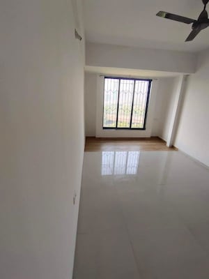 Room in 2 BHK Apartment at Raj Infinia, Malad West – for Sale
