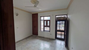 Room in 3 BHK Independent House at Sector 14 – for Rent