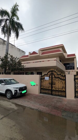 3 BHK Independent House For Rent in Sector 14