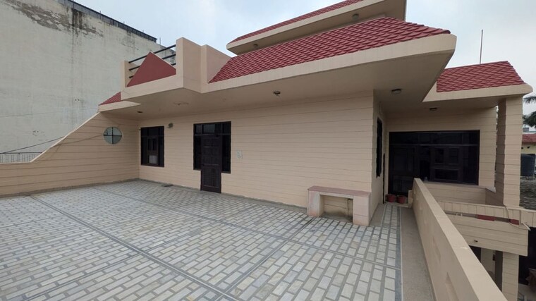 Exterior View, sector 14 3 Bedroom 350 Sq.Yd. Independent House In Sector 14 Faridabad 10603668