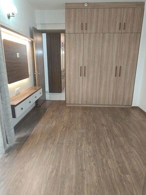 Room in 2.5 BHK Apartment at The Center Court, Sector 88a – for Rent