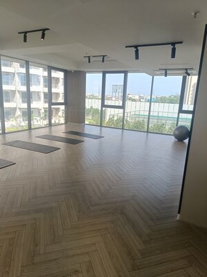Room in 2.5 BHK Apartment at The Center Court, Sector 88a – for Rent