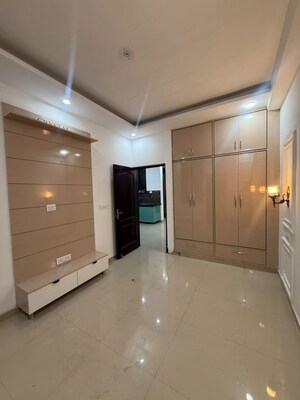 Room in 2 BHK Builder Floor at Pir Machalla – for Sale