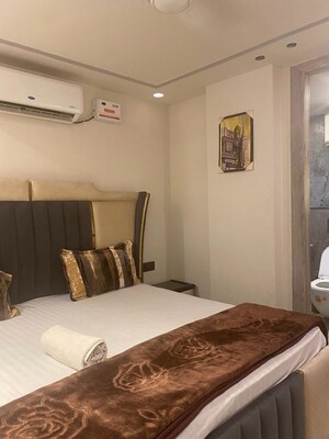 Bedroom in 2 BHK Builder Floor at Chattarpur – for Rent