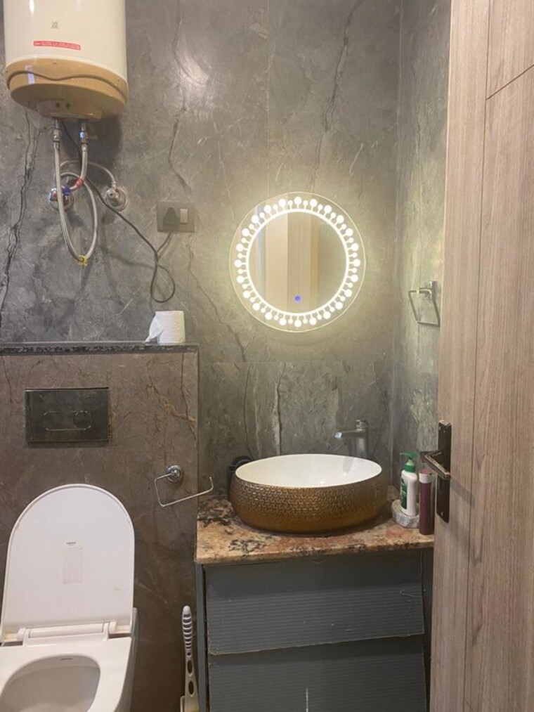 Bathroom, chattarpur 2 Bedroom 850 Sq.Ft. Builder Floor In Chattarpur Delhi 10603709