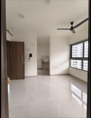 Room in 1 BHK Apartment at Piramal Vaikunth, Balkum Pada – for Rent