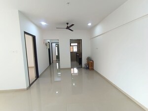 Room in 2 BHK Apartment at Majestic Avighna, Chembur – for Rent