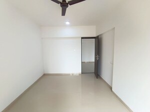 Room in 2 BHK Apartment at Majestic Avighna, Chembur – for Rent