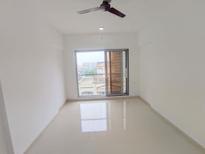 Room in 2 BHK Apartment at Majestic Avighna, Chembur – for Rent