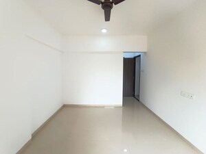 Room in 2 BHK Apartment at Majestic Avighna, Chembur – for Rent
