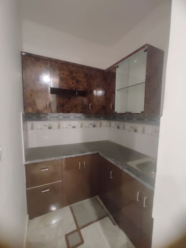 Kitchen, dlf ankur vihar 1 Bedroom 360 Sq.Ft. Builder Floor In Dlf Ankur Vihar Ghaziabad 10494727