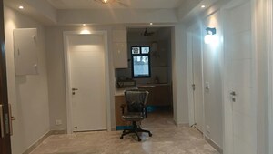 Bathroom in 3.5 BHK Apartment at Signature Global City 63A, Sector 63a – for Rent