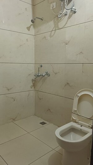 Bathroom in 1 BHK Independent House at Sector 49 – for Rent