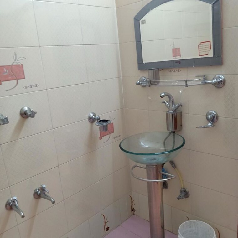 Bathroom, sector 22 1 Bedroom 500 Sq.Ft. Independent House In Sector 22 Chandigarh 10603814