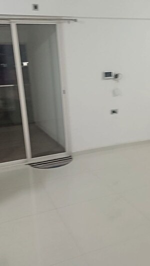 Room in 2 BHK Apartment at Harsh Vihar, Aundh – for Rent