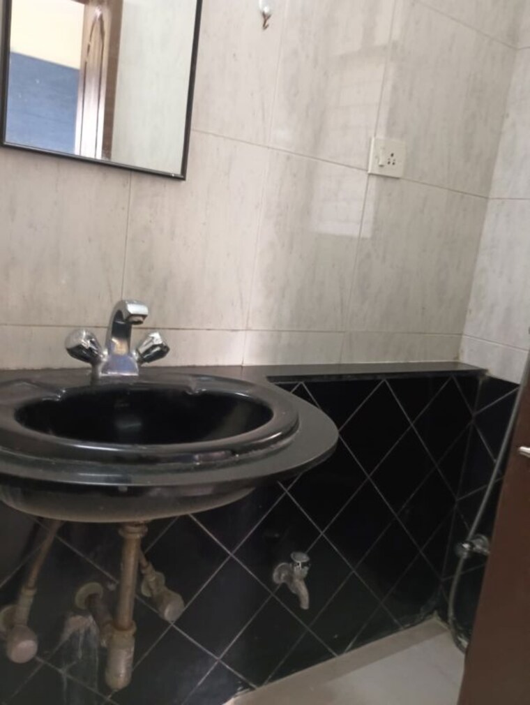 Bathroom, harsh-vihar 2 Bedroom 850 Sq.Ft. Apartment In Aundh Pune 10603829