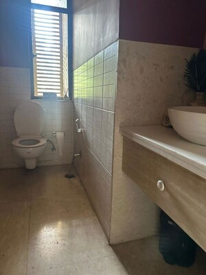 Bathroom in 4 BHK Apartment at SS Hibiscus, Sector 50 – for Rent