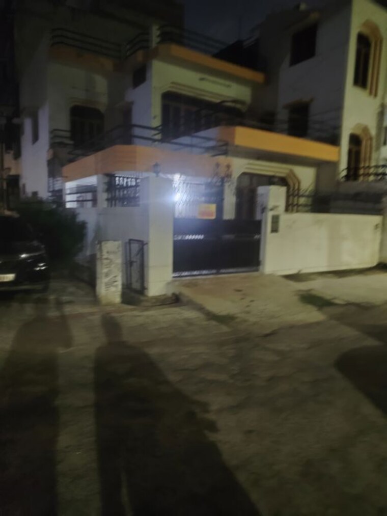  Parking, indira nagar 6 Bedroom 1650 Sq.Ft. Independent House In Indira Nagar Lucknow 10603846