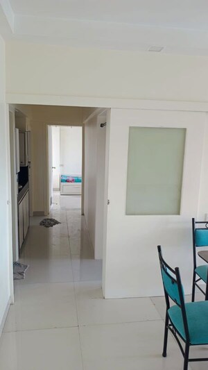 Room in 2 BHK Apartment at Saibaba Tower, Andheri West – for Rent