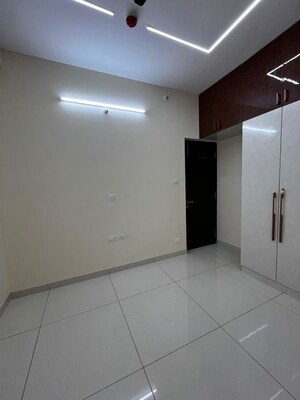 Room in 2.5 BHK Apartment at Aparna Zenon, Puppalaguda – for Rent