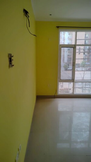 Room in 4 BHK Apartment at Aditya Palm Court, Vip Road – for Rent