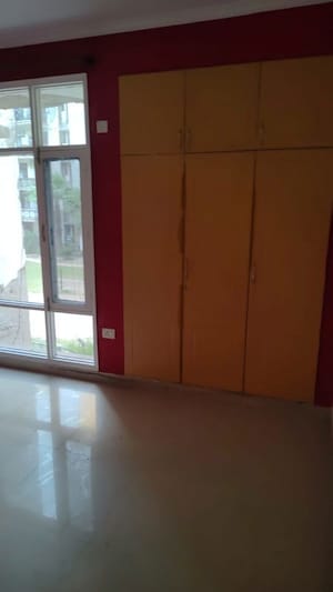 Room in 4 BHK Apartment at Aditya Palm Court, Vip Road – for Rent