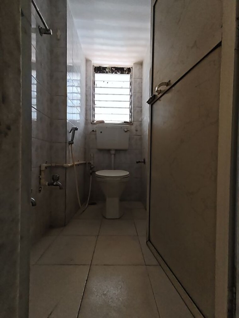 Bathroom, mhada colony 1 Bedroom 430 Sq.Ft. Apartment In Mhada Colony Mumbai 10603924