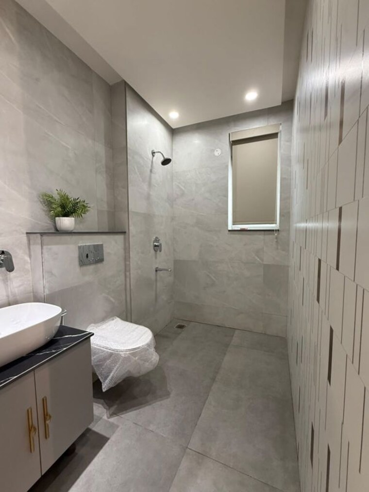 Bathroom, urban-the-zirk 3 Bedroom 1990 Sq.Ft. Apartment In Nabha Zirakpur 10603889