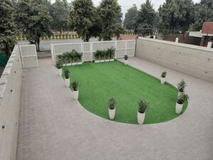 Parking in 2 BHK Independent House at Sector 31 – for Sale