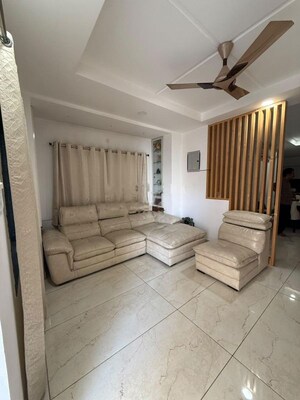 Room in 3 BHK Apartment at Stand Alone Apartment, Madhapur – for Rent