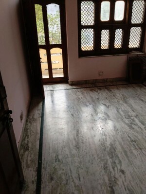 Room in 2 BHK Builder Floor at Sector 23 – for Rent