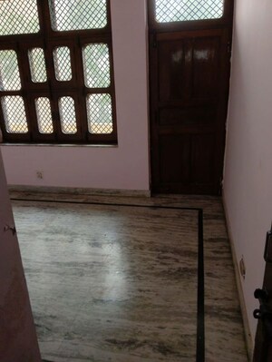 Room in 2 BHK Builder Floor at Sector 23 – for Rent